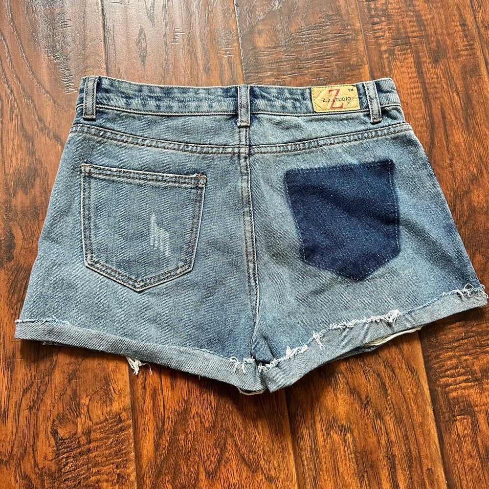 Z supply denim shorts mismatch back pockets